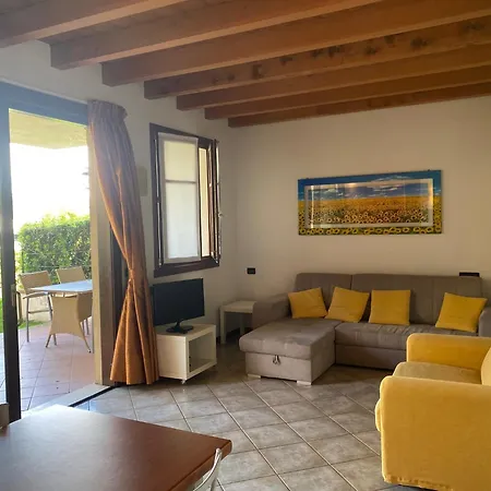 Garda Village منتجع