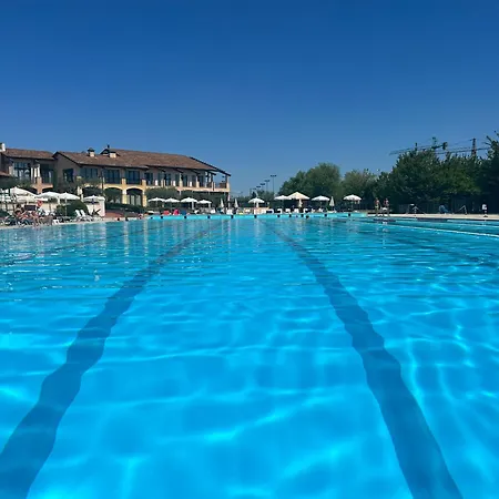 منتجع Garda Village 3*
