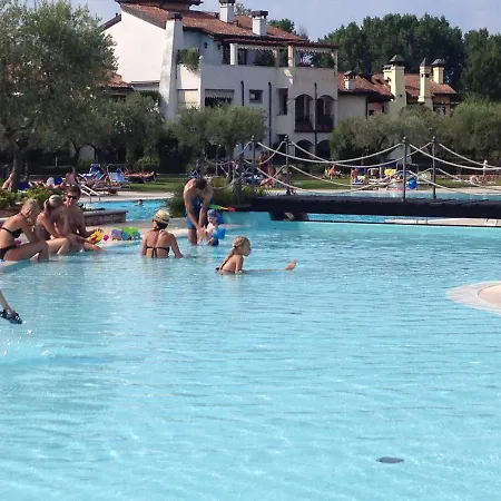 Garda Village 3* بسكييرا ديل غاردا