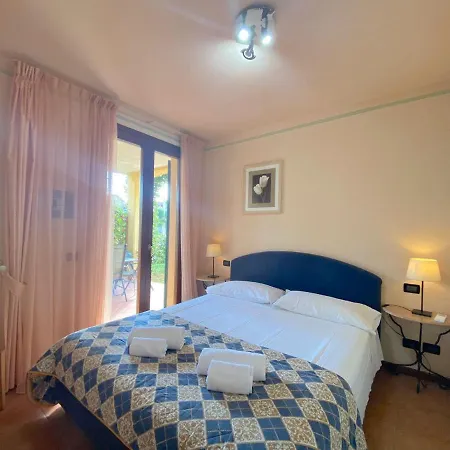 Resort Garda Village 3*