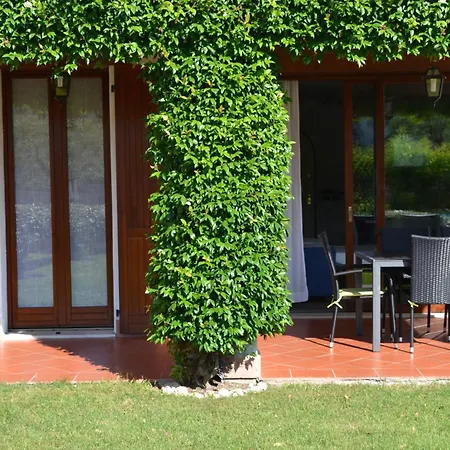 Garda Village منتجع