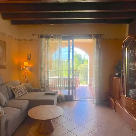 Garda Village منتجع