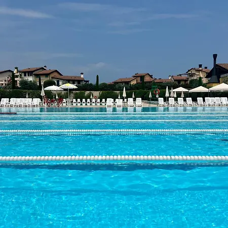 Garda Village منتجع 3*