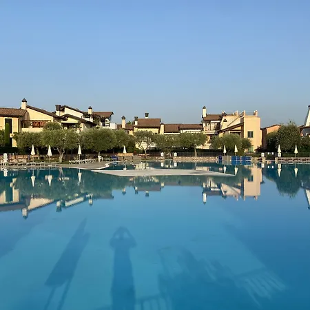 Resort Garda Village 3*
