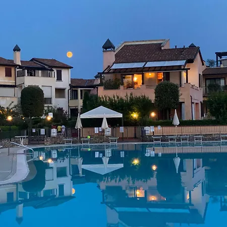 Üdülőközpont Garda Village Peschiera del Garda