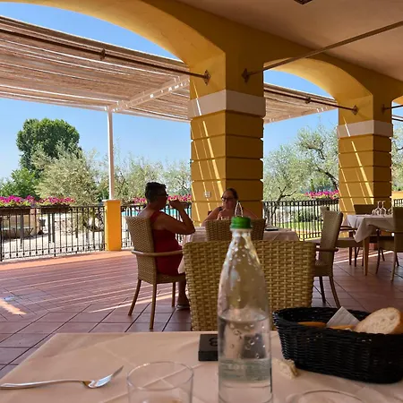 Üdülőközpont Garda Village 3*