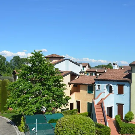 Üdülőközpont Garda Village Peschiera del Garda