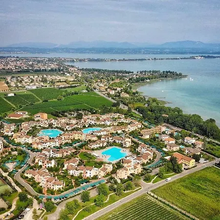 Garda Village 3* 佩斯基耶拉德加达